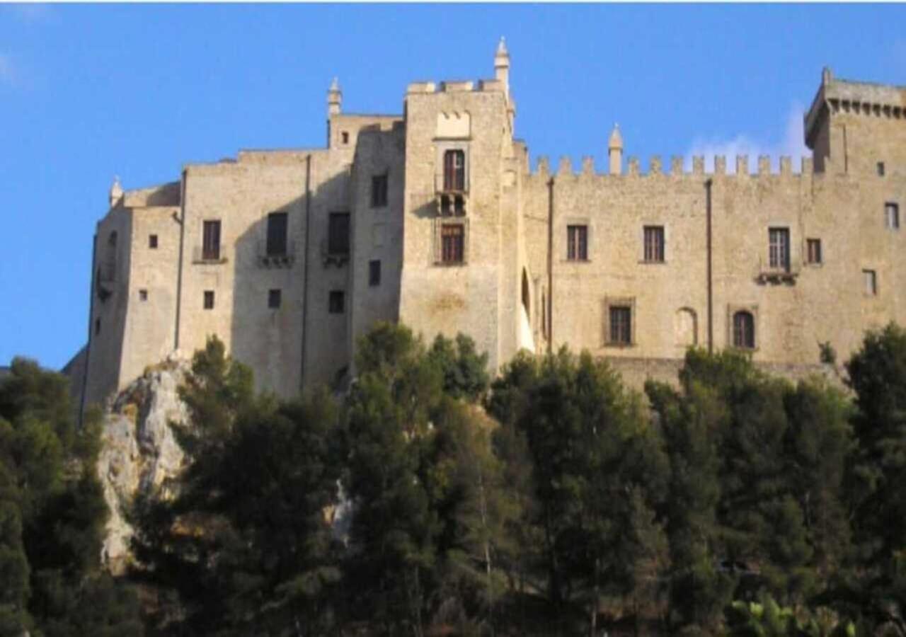 Casa Vacanza A 11 Km Dall'Aeroporto Di Palermo カリーニ エクステリア 写真