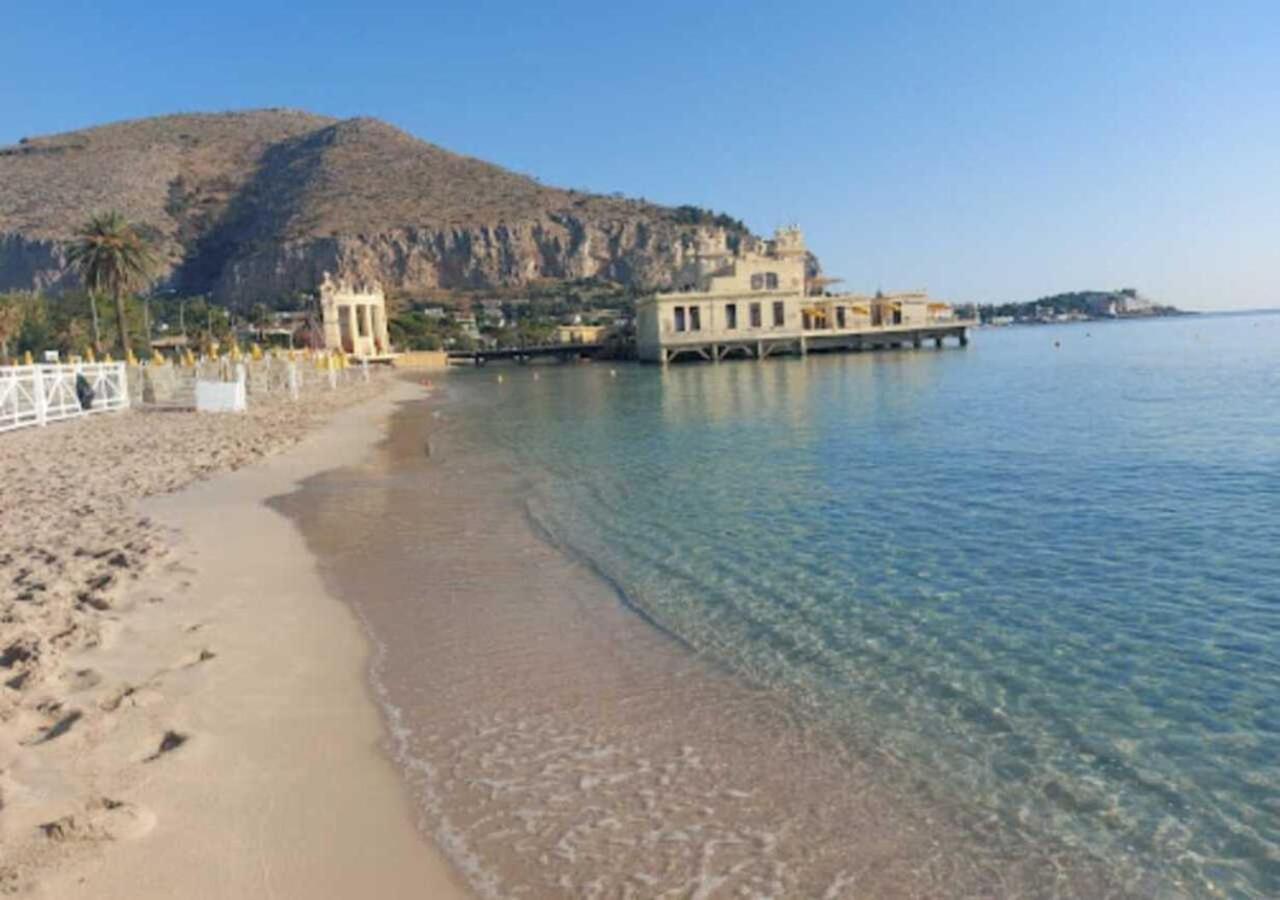 Casa Vacanza A 11 Km Dall'Aeroporto Di Palermo カリーニ エクステリア 写真